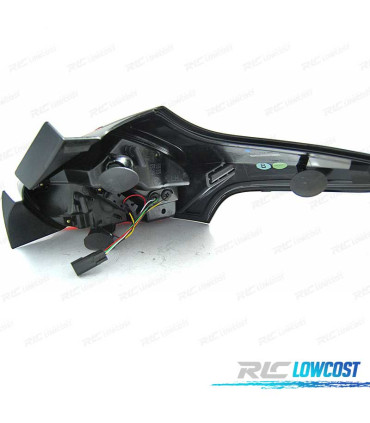 FAROLINS TRASEIROS LED DINÁMICO FORD FOCUS 3 15-18 HATCHBACK PRETO